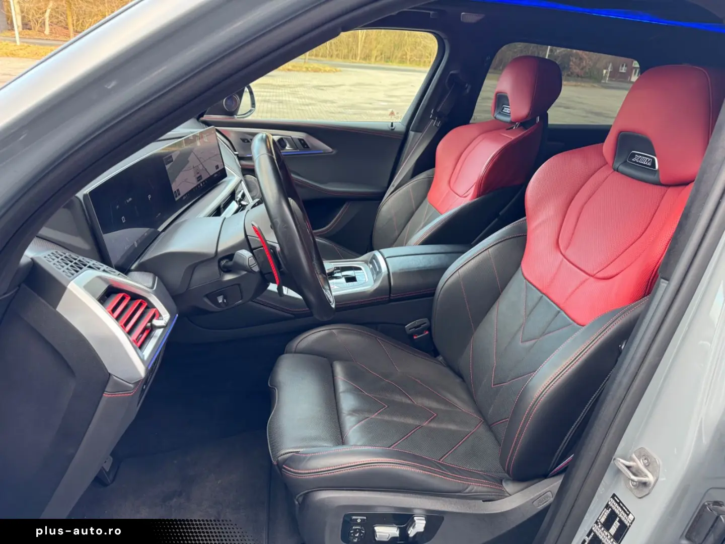 BMW XM LABEL RED  Bowers & Wilkins Massage Adapt.M