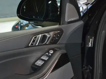 BMW X7 xDr 40 i M Sport Integral-Aktivlenk AHK Pano