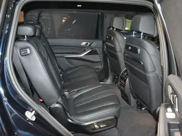 BMW X7 xDr 40 i M Sport Integral-Aktivlenk AHK Pano