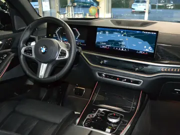 BMW X7 xDr 40 i M Sport Integral-Aktivlenk AHK Pano