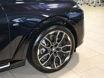 BMW X7 xDr 40 i M Sport Integral-Aktivlenk AHK Pano