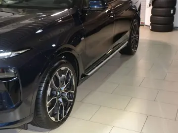 BMW X7 xDr 40 i M Sport Integral-Aktivlenk AHK Pano
