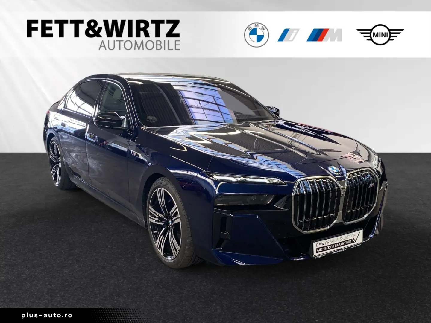BMW M760e xDrive TV-Fond-Entertainment Autobahnass.