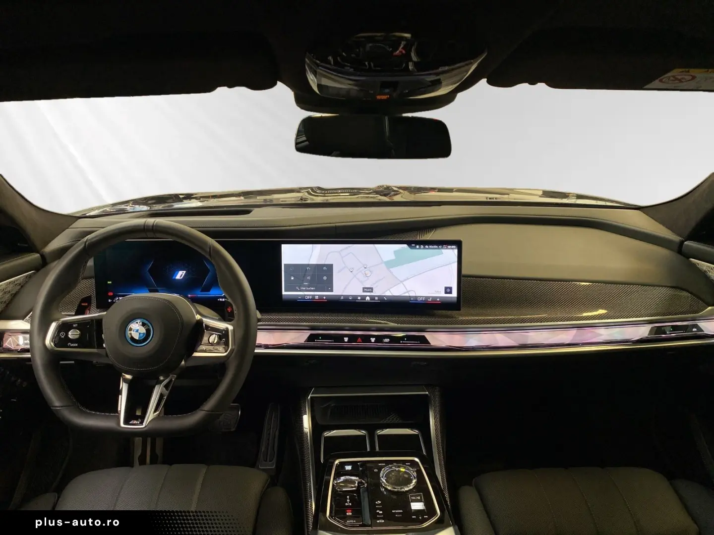 BMW M760e xDrive TV-Fond-Entertainment Autobahnass.