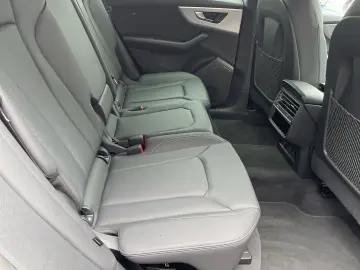 AUDI Q8 50 TDI qu Matrix AHK Pano HuD Leder Kamera