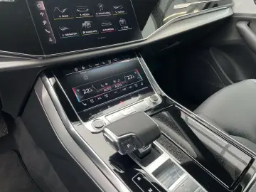 AUDI Q8 50 TDI qu Matrix AHK Pano HuD Leder Kamera