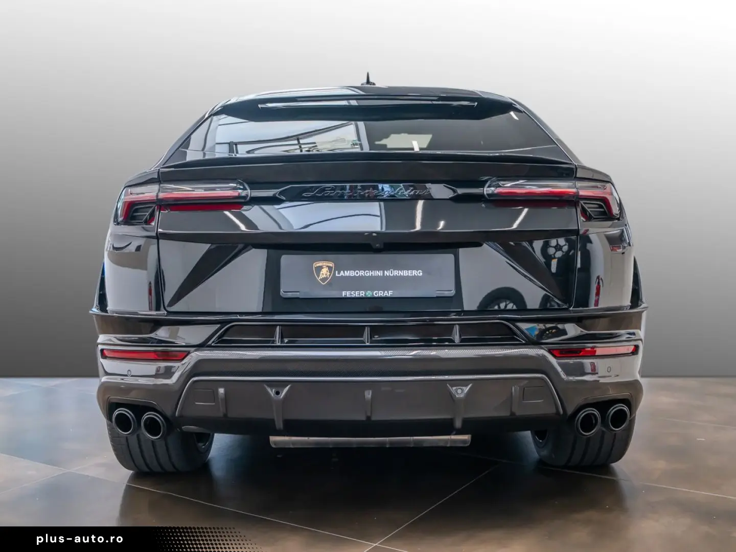 LAMBORGHINI Urus S Akrapovic