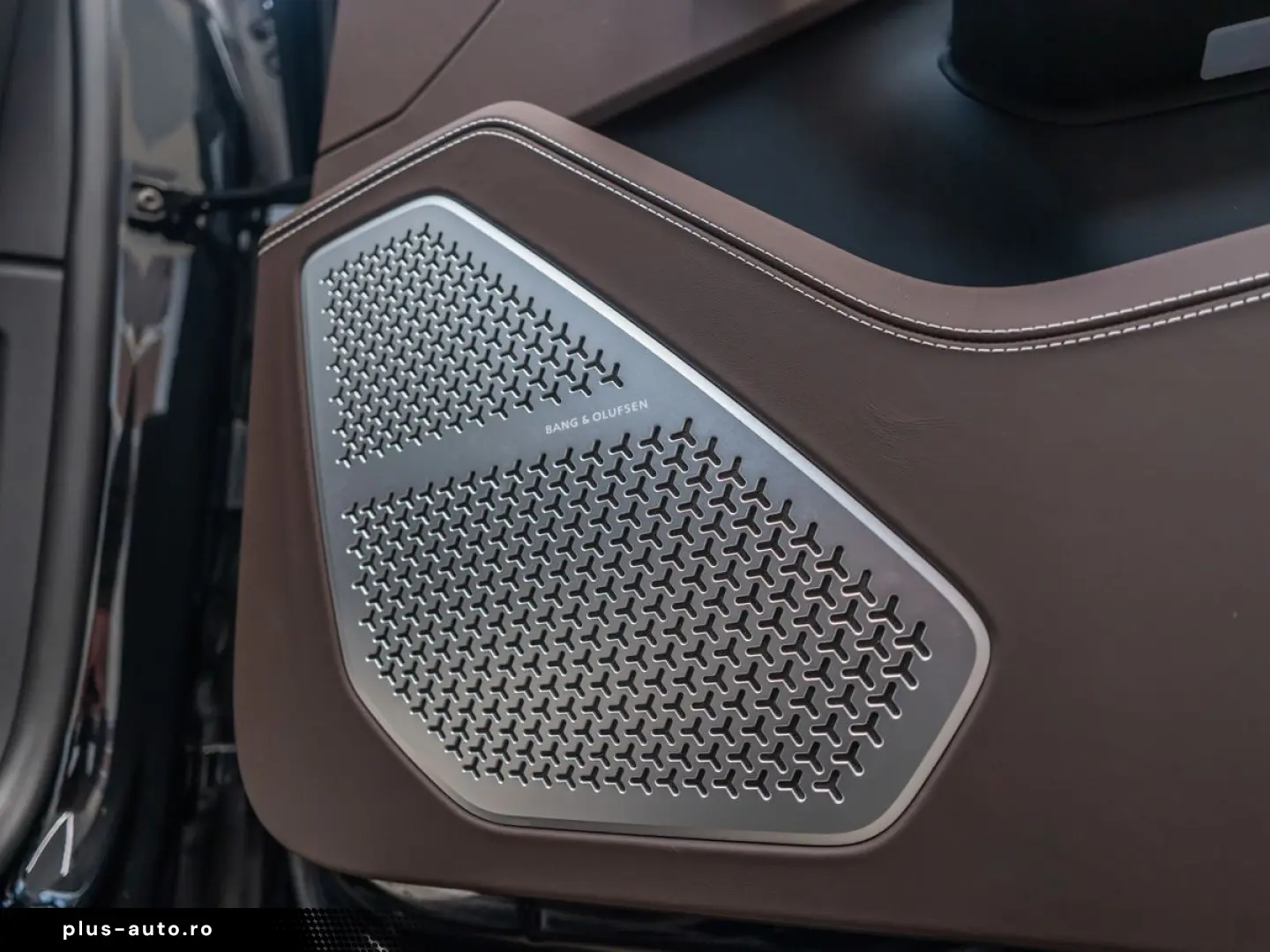 LAMBORGHINI Urus S Akrapovic