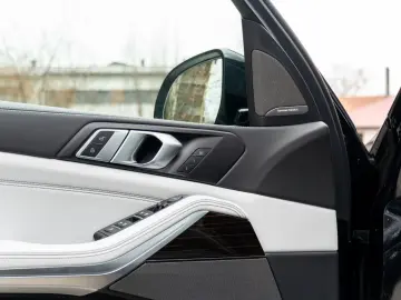 BMW X5 30d M SPORT.PANO.DR.ASS.360 .LED.HUD.AHK.22