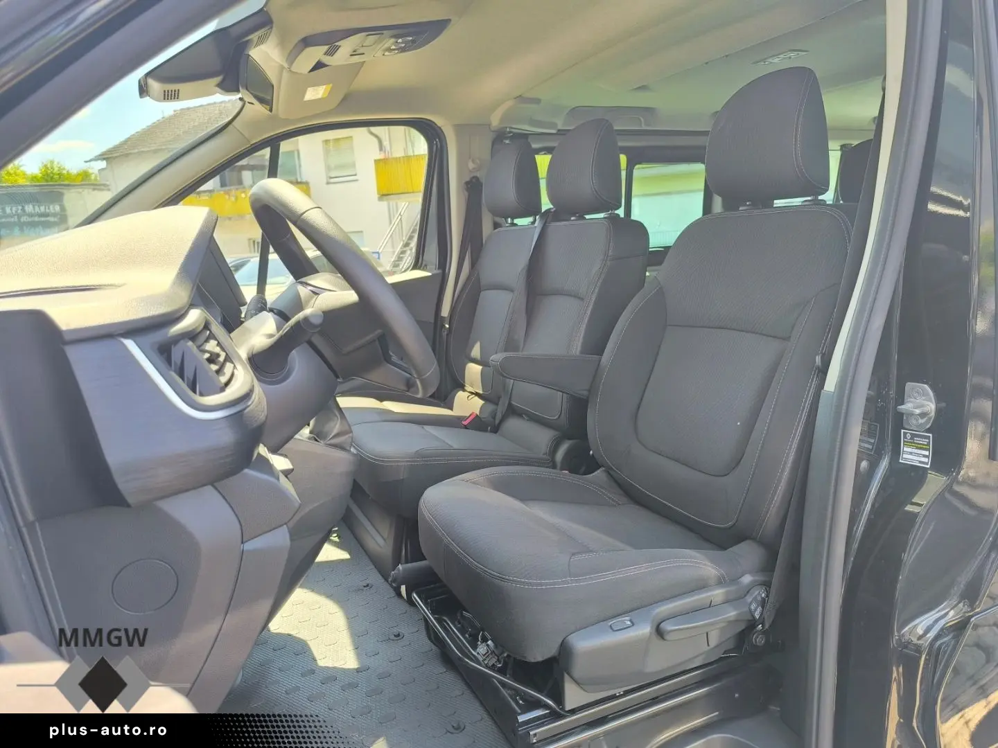 RENAULT Trafic Combi L2H1 3 0t Life 2.0 BLUE dCi 150 EU6