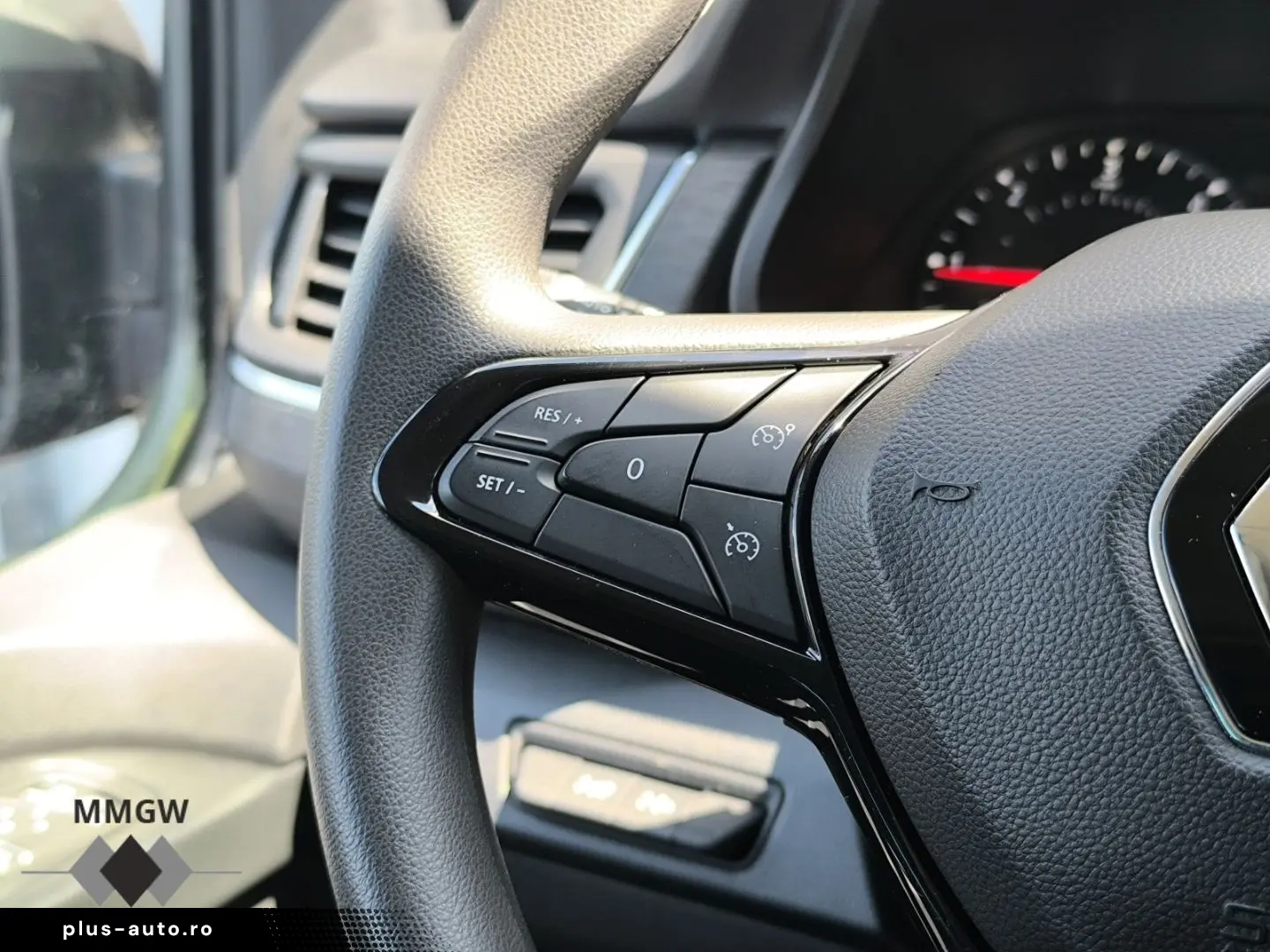 RENAULT Trafic Combi L2H1 3 0t Life 2.0 BLUE dCi 150 EU6