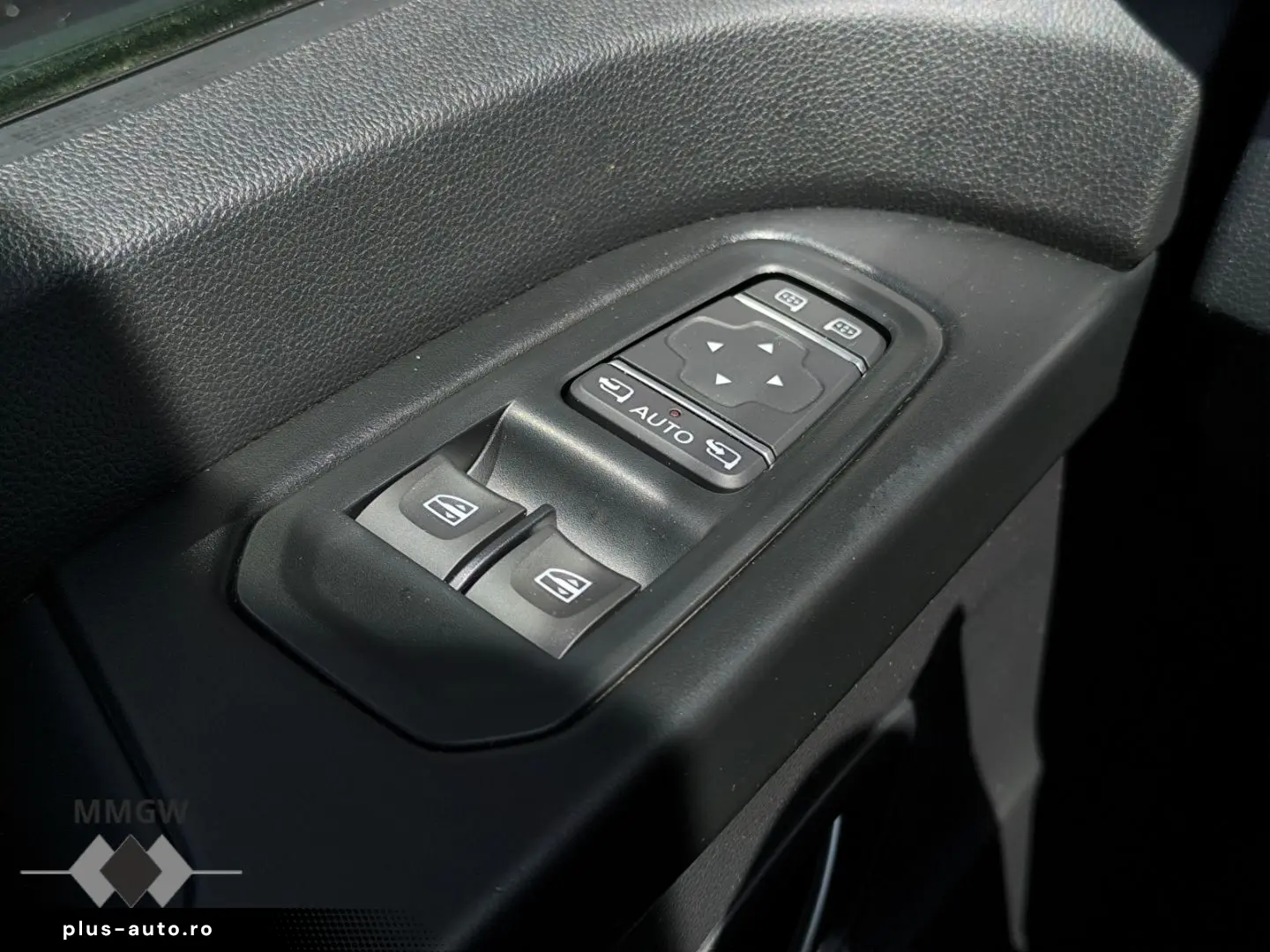 RENAULT Trafic Combi L2H1 3 0t Life 2.0 BLUE dCi 150 EU6