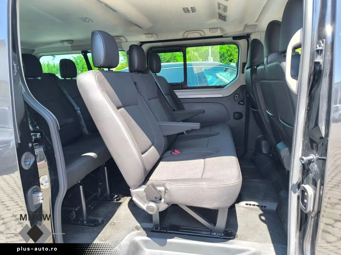 RENAULT Trafic Combi L2H1 3 0t Life 2.0 BLUE dCi 150 EU6