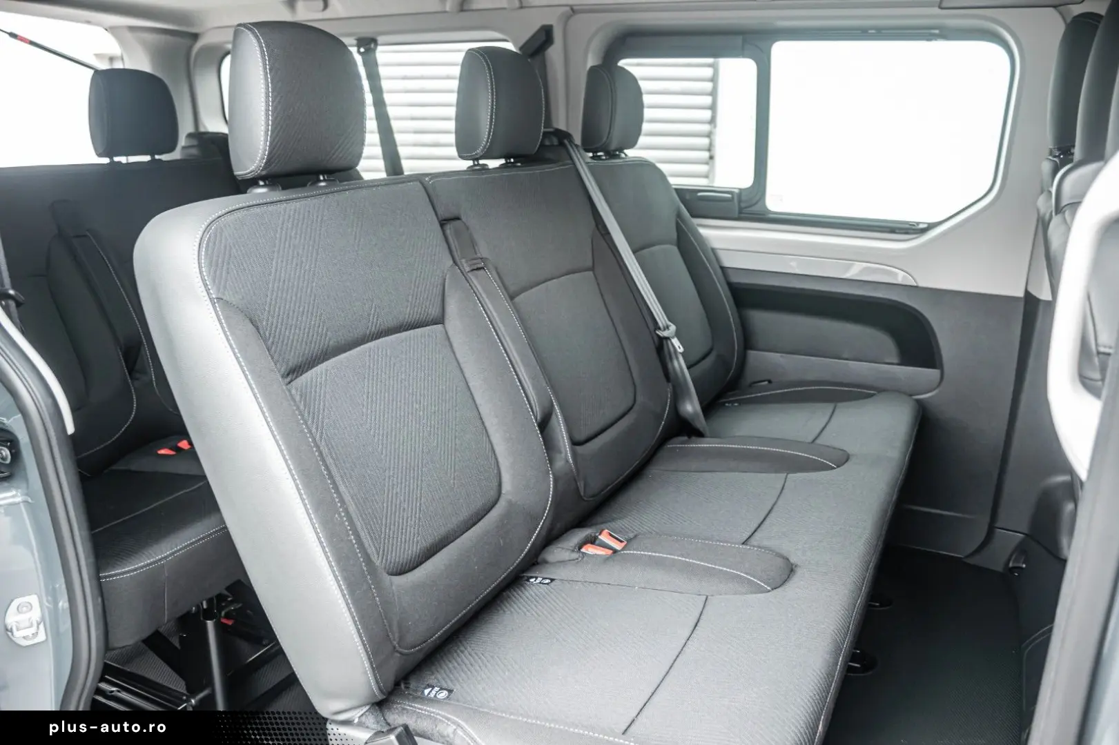 RENAULT Trafic Combi L2H1 - AHK Klima Hi Kamera 9-Sitzer