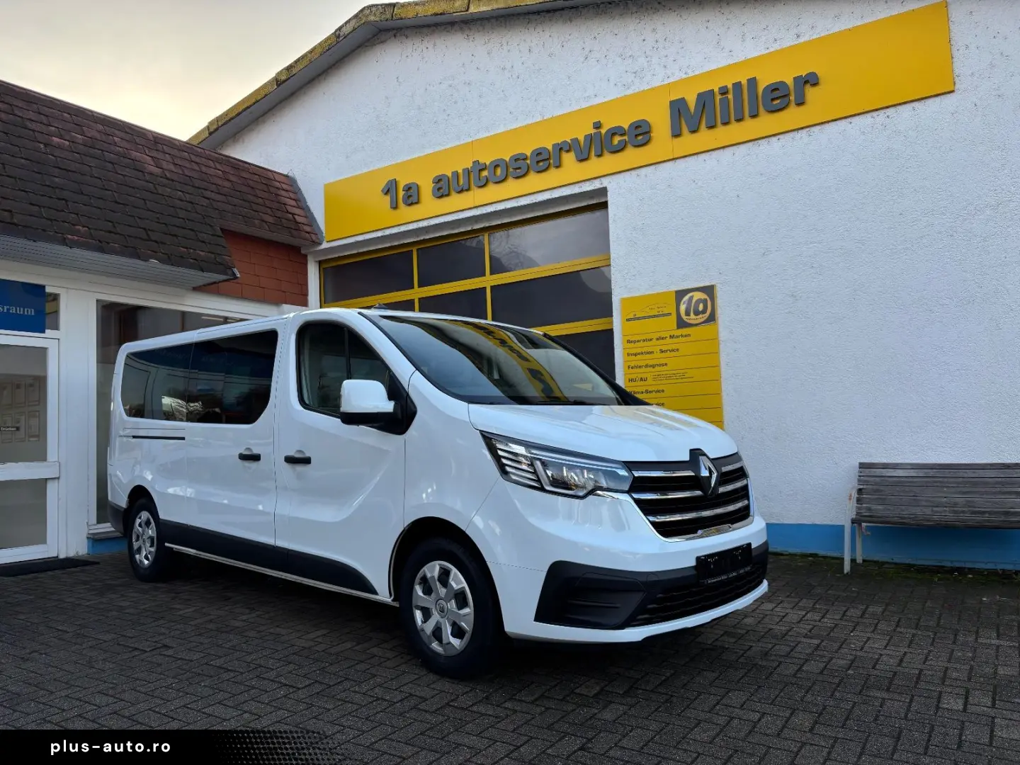 RENAULT Trafic Grand Combi L2 9 SITZE AUTOMATIK 1. HAND