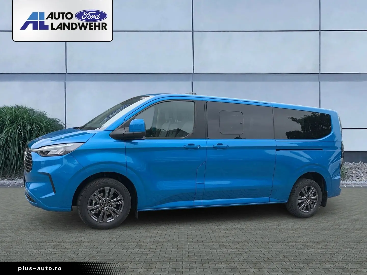 FORD Tourneo Custom Bus 320 L2 Titanium FWD 2.0 EcoBl