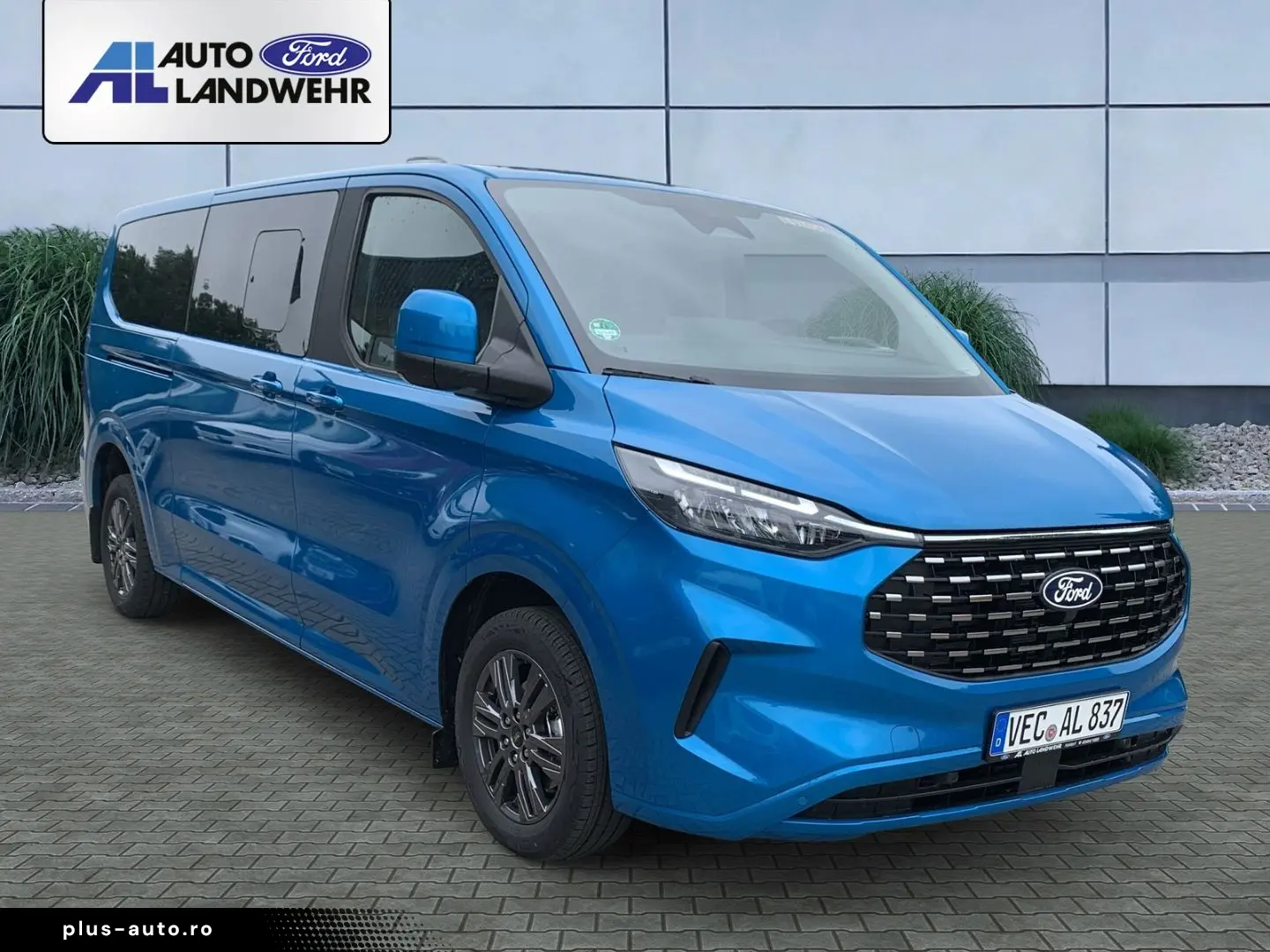 FORD Tourneo Custom Bus 320 L2 Titanium FWD 2.0 EcoBl