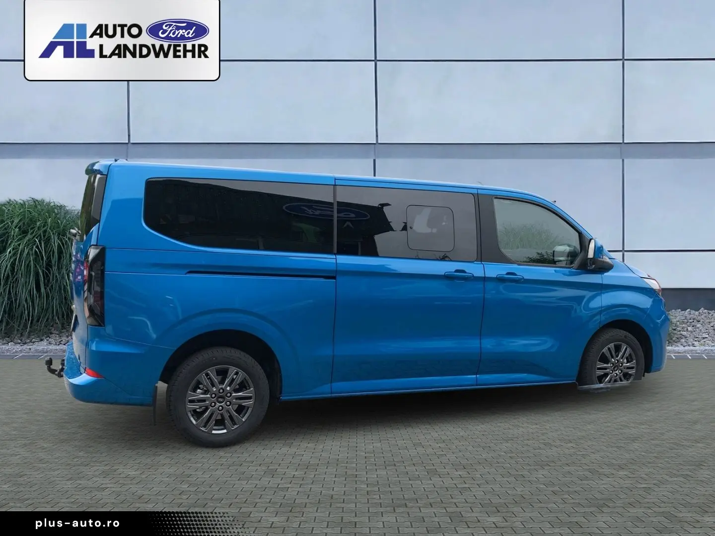 FORD Tourneo Custom Bus 320 L2 Titanium FWD 2.0 EcoBl