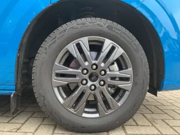 FORD Tourneo Custom Bus 320 L2 Titanium FWD 2.0 EcoBl