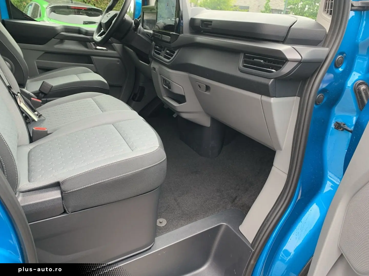 FORD Tourneo Custom Bus 320 L2 Titanium FWD 2.0 EcoBl