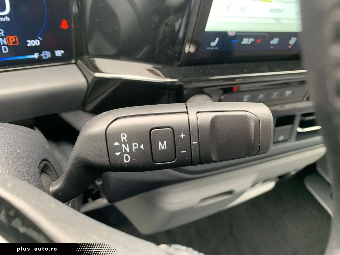 FORD Tourneo Custom Bus 320 L2 Titanium FWD 2.0 EcoBl