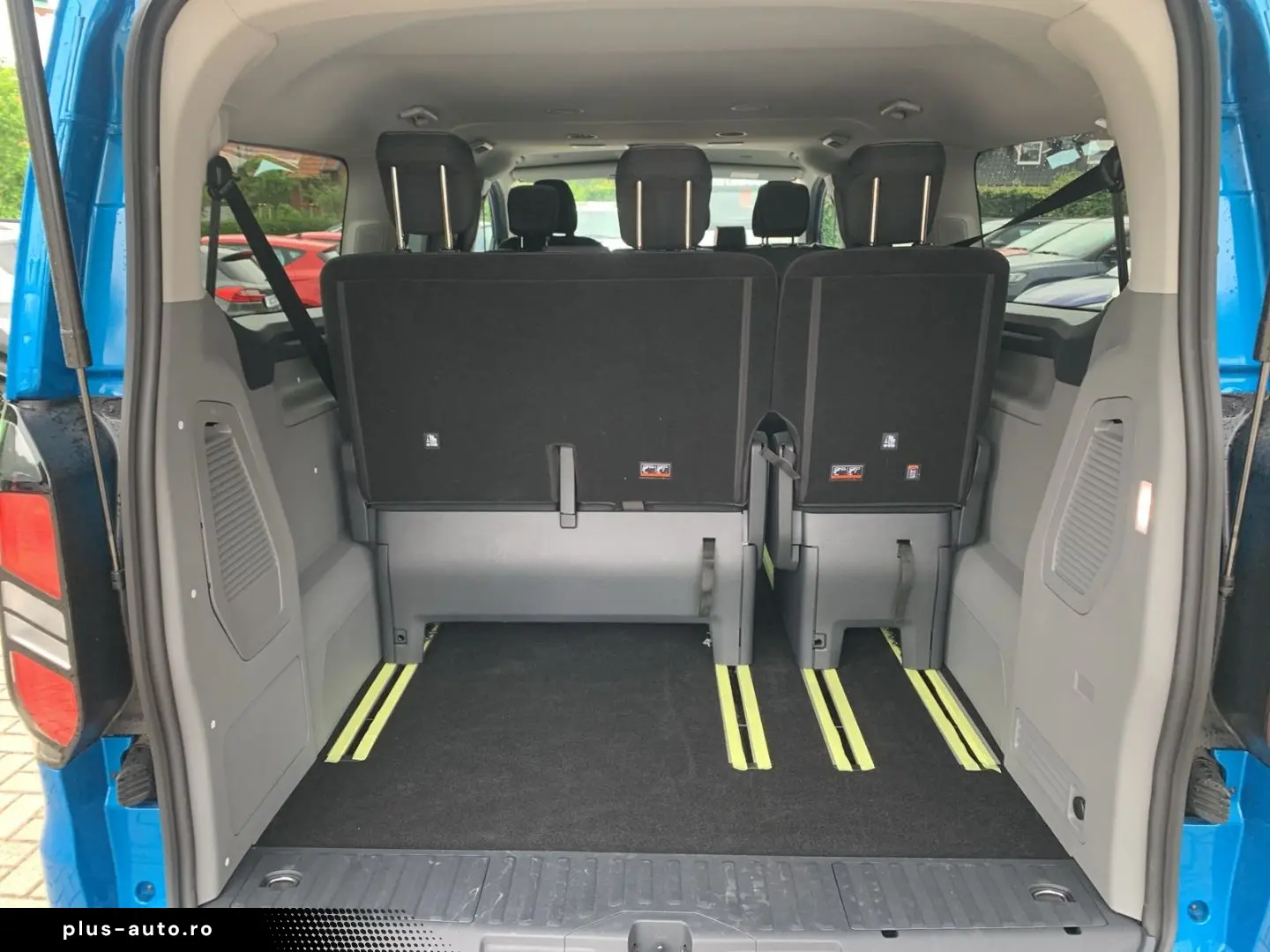 FORD Tourneo Custom Bus 320 L2 Titanium FWD 2.0 EcoBl