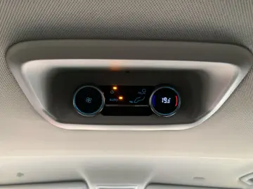 FORD Tourneo Custom Bus 320 L2 Titanium FWD 2.0 EcoBl