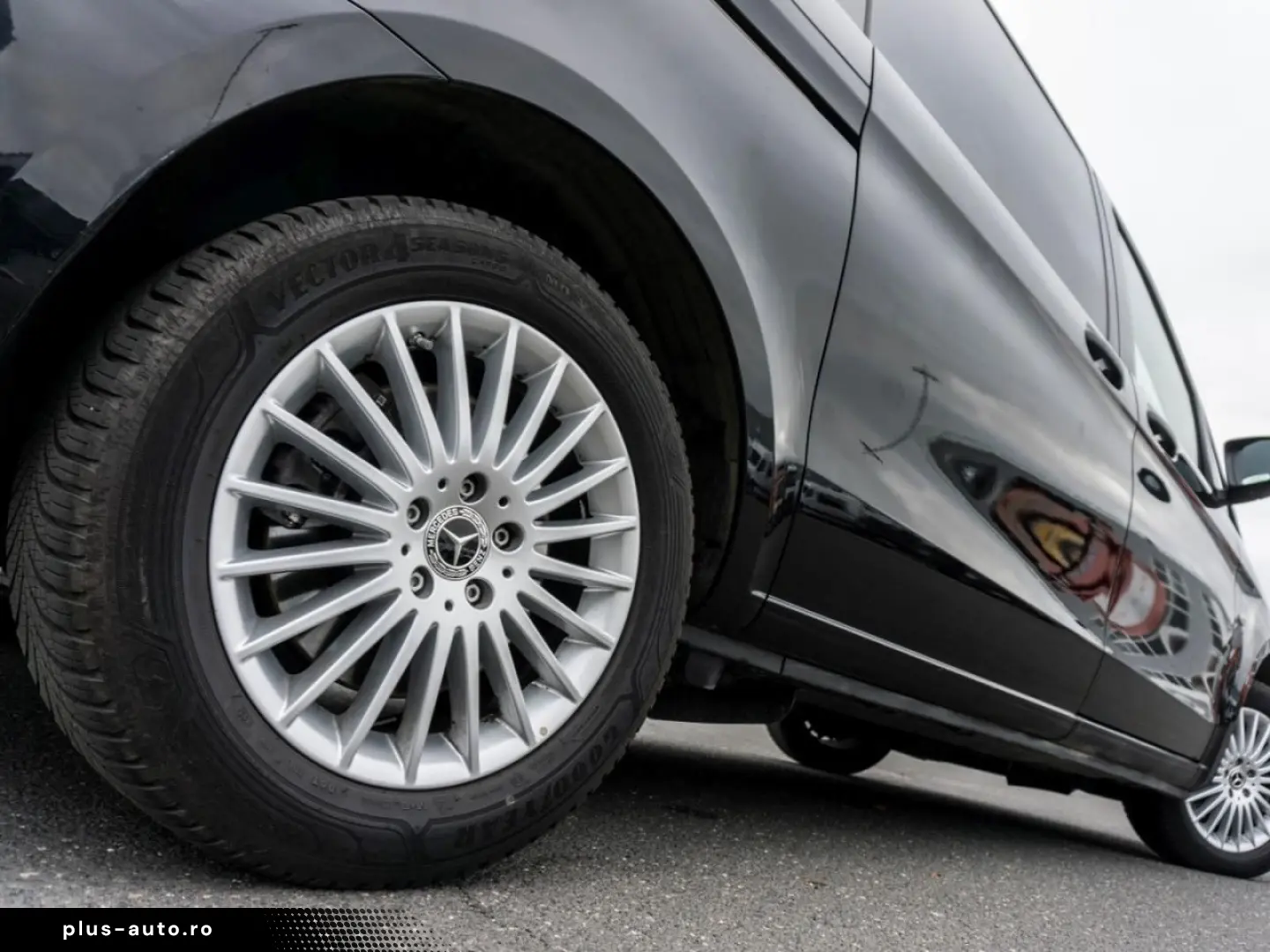 MERCEDES-BENZ Vito 124 CDI 4x4 Tourer PRO Lang Navi &hellip;