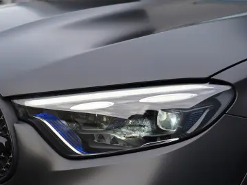 MERCEDES-BENZ GLC300d Coupe 4M AMG PREMIUM PLUS PANO