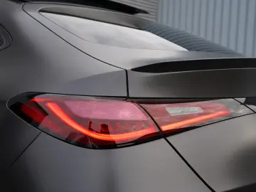 MERCEDES-BENZ GLC300d Coupe 4M AMG PREMIUM PLUS PANO