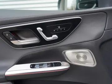 MERCEDES-BENZ GLC300d Coupe 4M AMG PREMIUM PLUS PANO