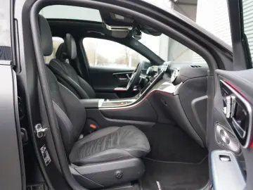 MERCEDES-BENZ GLC300d Coupe 4M AMG PREMIUM PLUS PANO