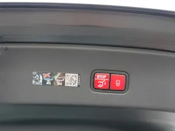 MERCEDES-BENZ GLC300d Coupe 4M AMG PREMIUM PLUS PANO