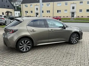 TOYOTA Corolla 1.8 16V Hybrid