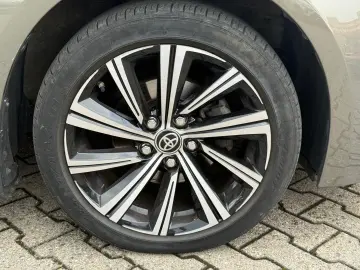 TOYOTA Corolla 1.8 16V Hybrid