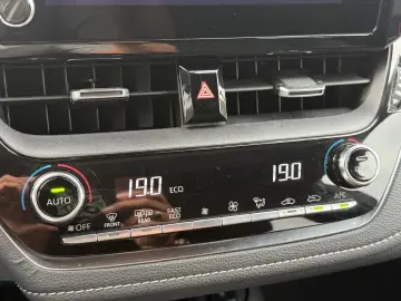 TOYOTA Corolla 1.8 16V Hybrid