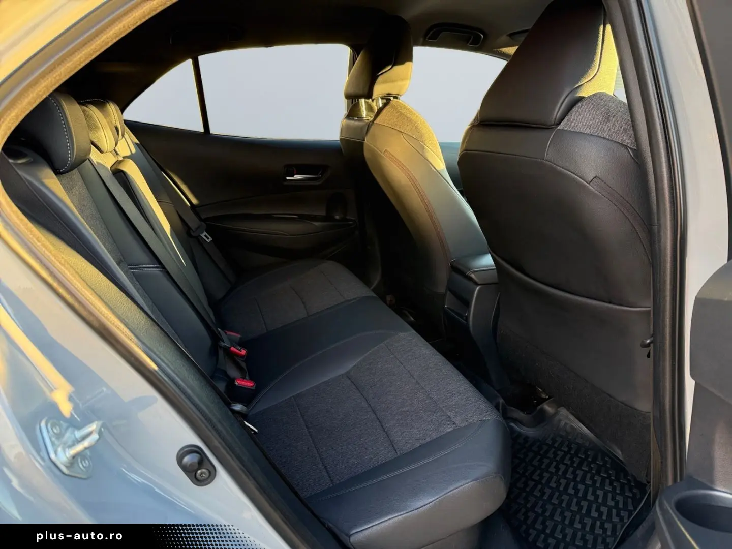 TOYOTA Corolla 1.8 Hybrid Team D TAXI Umbau  LED ACC CA