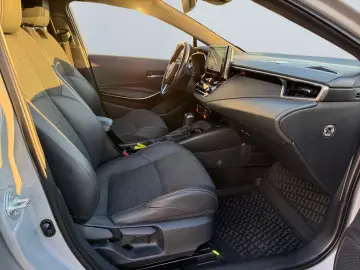 TOYOTA Corolla 1.8 Hybrid Team D TAXI Umbau  LED ACC CA