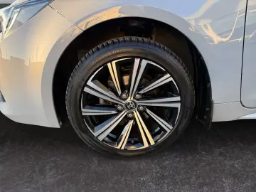 TOYOTA Corolla 1.8 Hybrid Team D TAXI Umbau  LED ACC CA