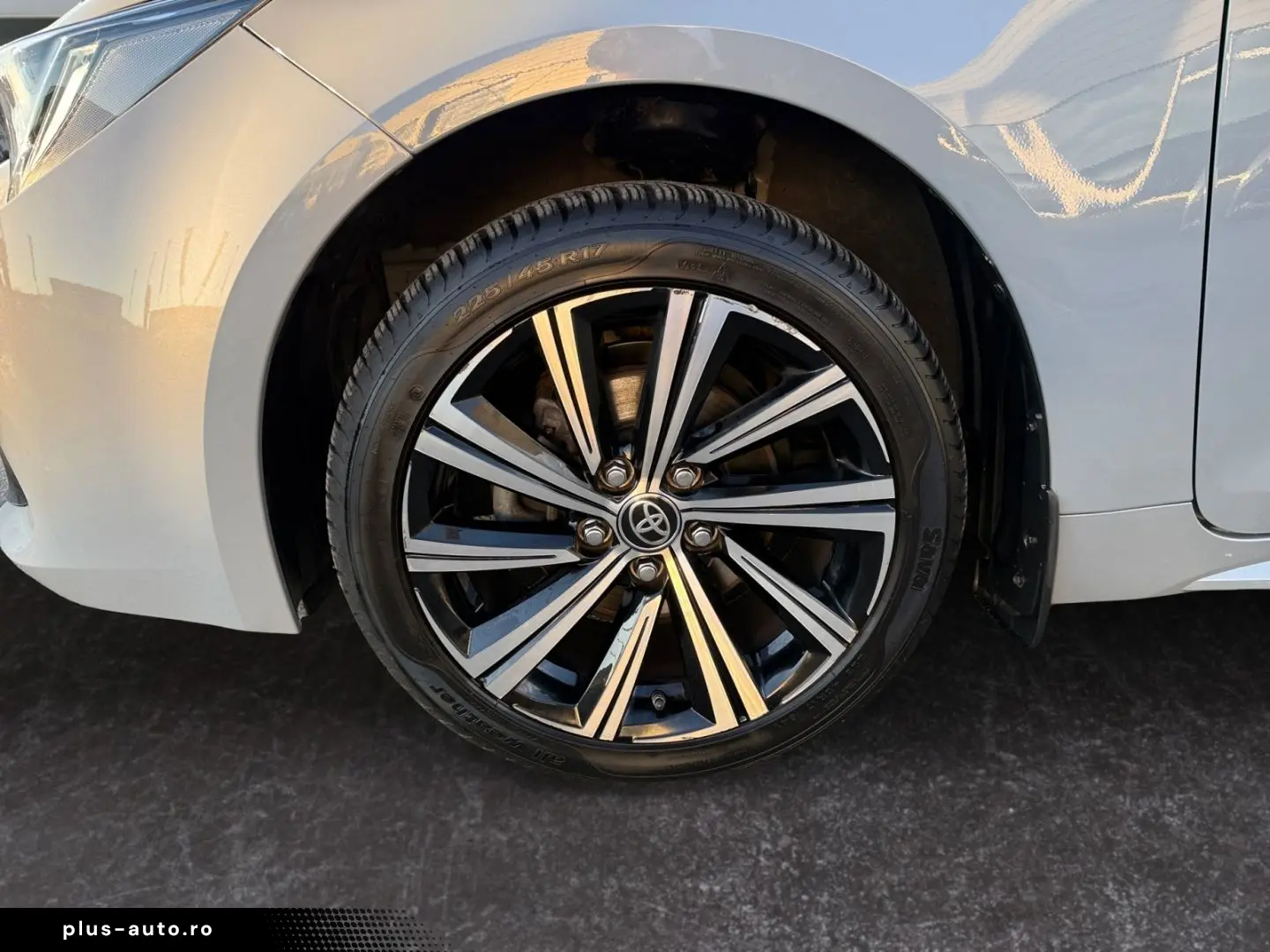 TOYOTA Corolla 1.8 Hybrid Team D TAXI Umbau  LED ACC CA