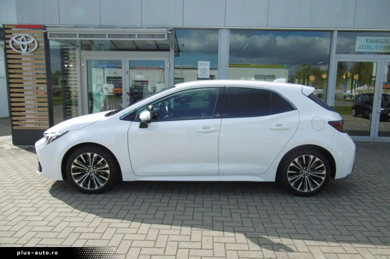 TOYOTA Corolla Hybrid FAHRSCHULAUTO
