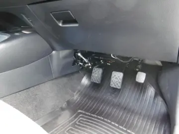 TOYOTA Corolla Hybrid FAHRSCHULAUTO