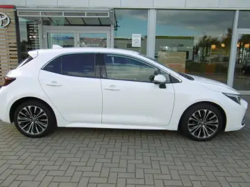 TOYOTA Corolla Hybrid FAHRSCHULAUTO