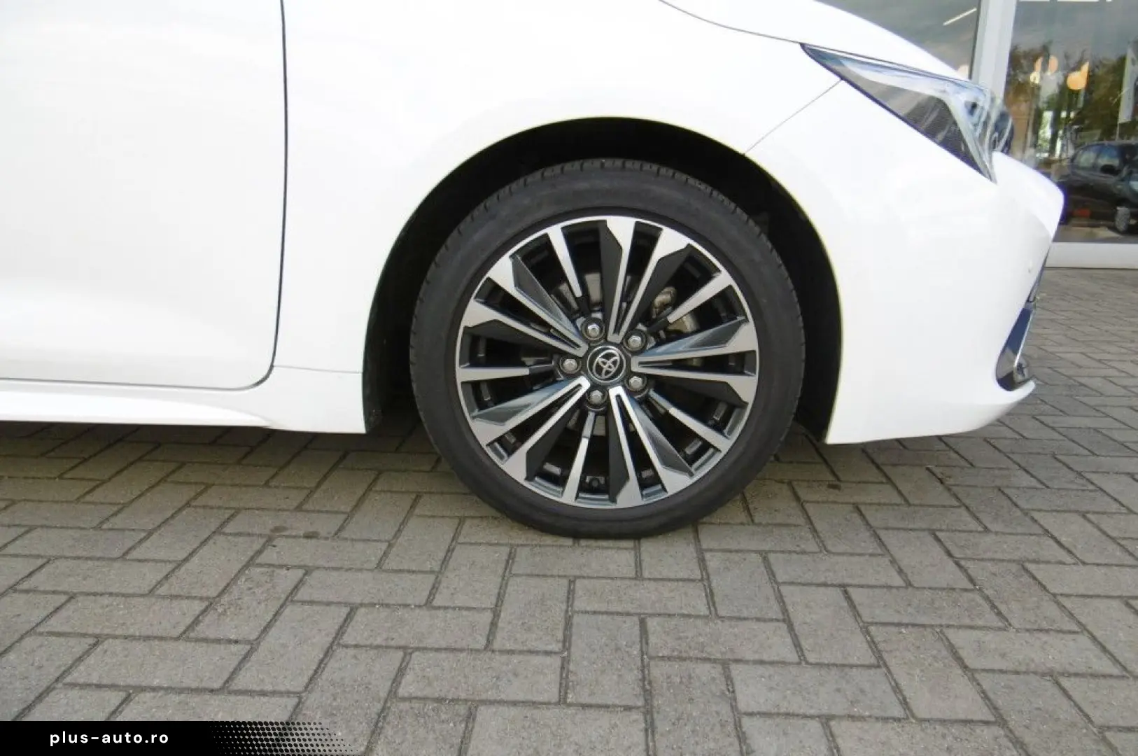 TOYOTA Corolla Hybrid FAHRSCHULAUTO