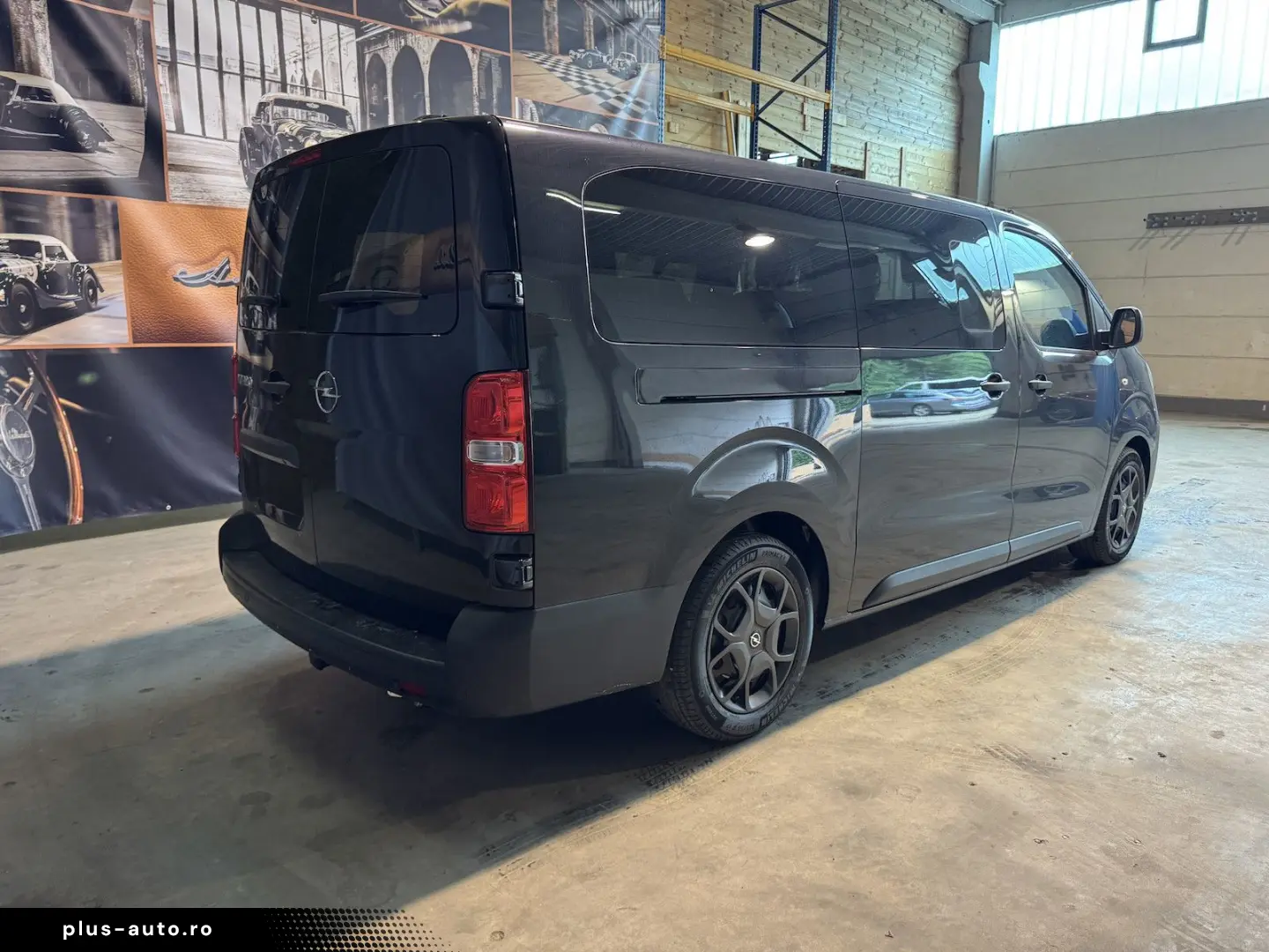 OPEL Vivaro XL Extra long 9-Sitzer Klimaautom. AHK