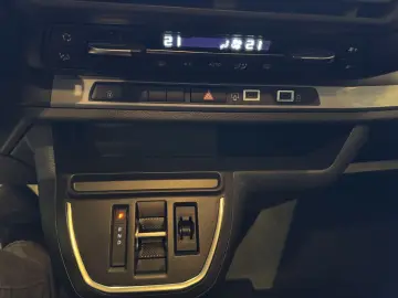 OPEL Vivaro XL Extra long 9-Sitzer Klimaautom. AHK