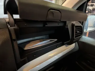 OPEL Vivaro XL Extra long 9-Sitzer Klimaautom. AHK