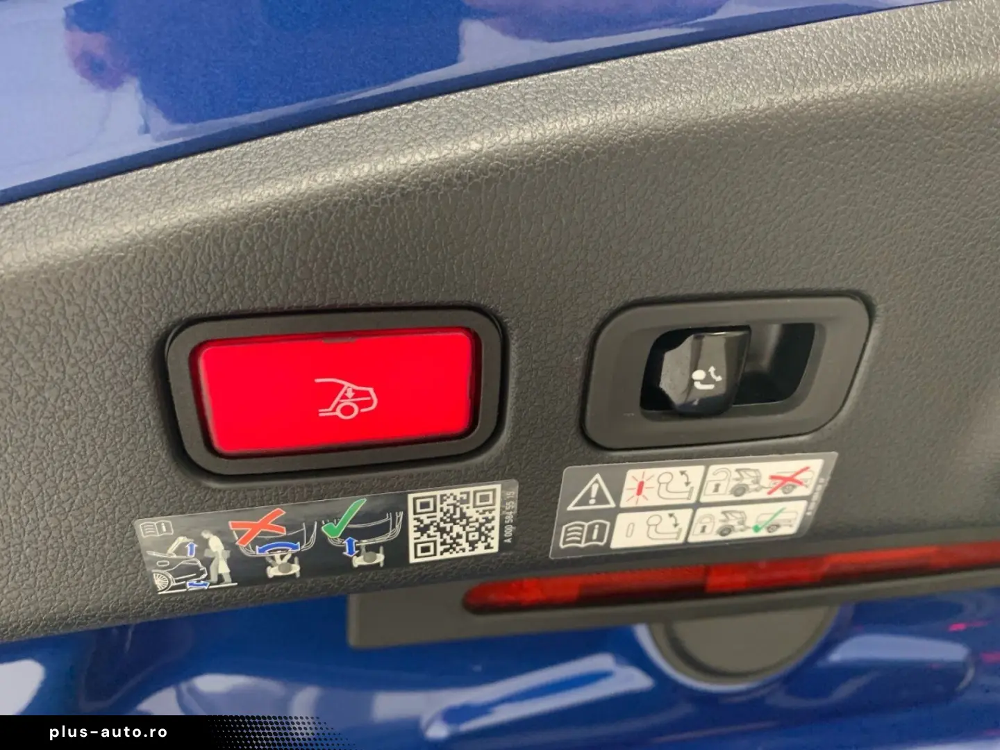 MERCEDES-BENZ AMG CLE 53 4M  Cabriolet  AHK MEMO 360