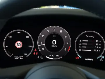 PORSCHE 992.2 Carrera Cabrio  SITZBELÜFT SPORT-ABGAS 21