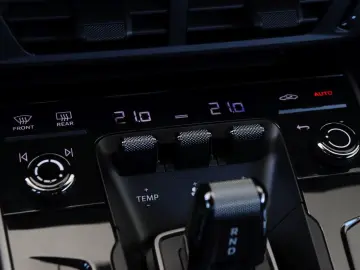 PORSCHE 992.2 Carrera Cabrio  SITZBELÜFT SPORT-ABGAS 21